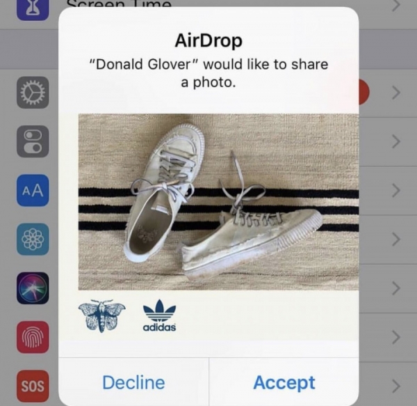 AirDrop помог рэперу Childish Gambino раздать брендовые кроссовки