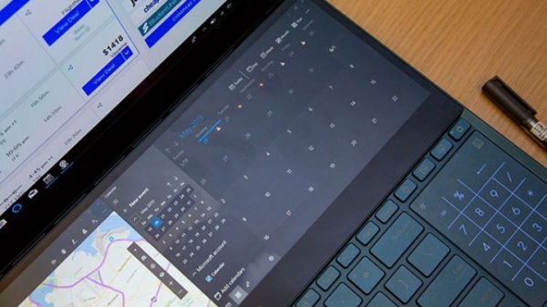 Asus показал ноутбук с тремя экранами