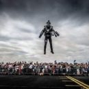 В США презентовали уникальный летающий костюм