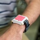 EpiWear – «часы» с автоинъектором адреналина