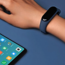 Xiaomi Mi Band 4 показали на первых реальных фото